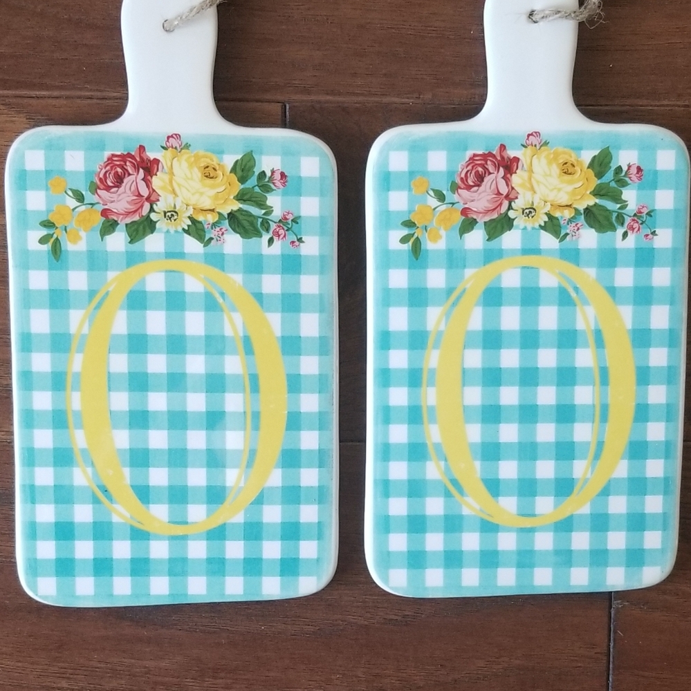Ashland Letter "O" Home Decor Spring Cheese Board Tabletop - Picture 2 of 14